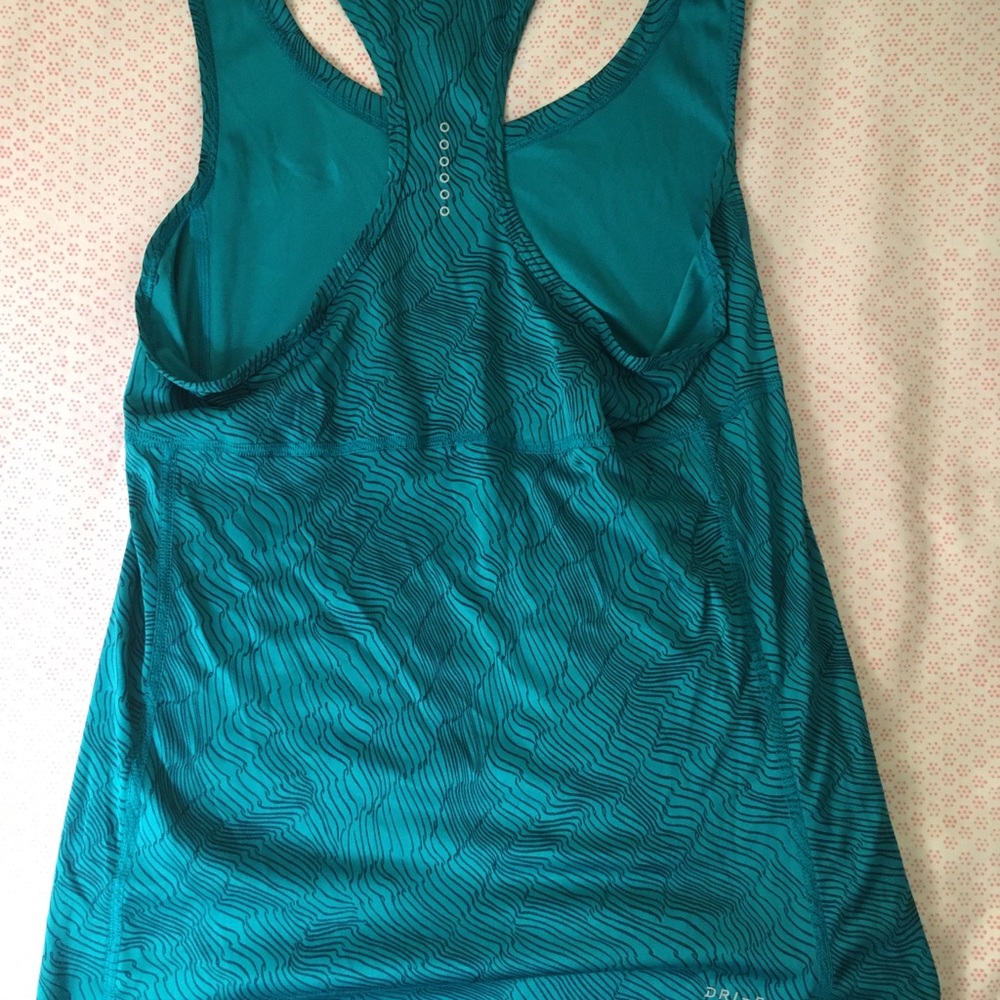 Nike green w pattern tank top